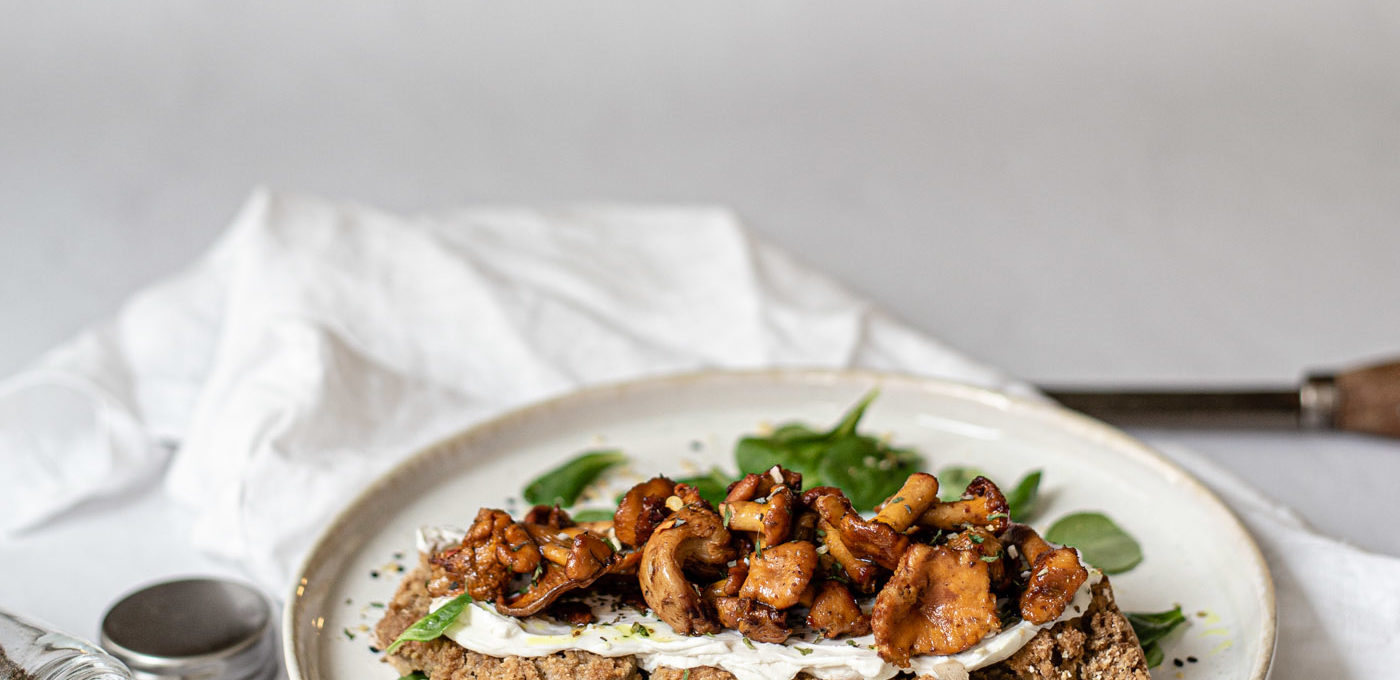 Chantarelle bread