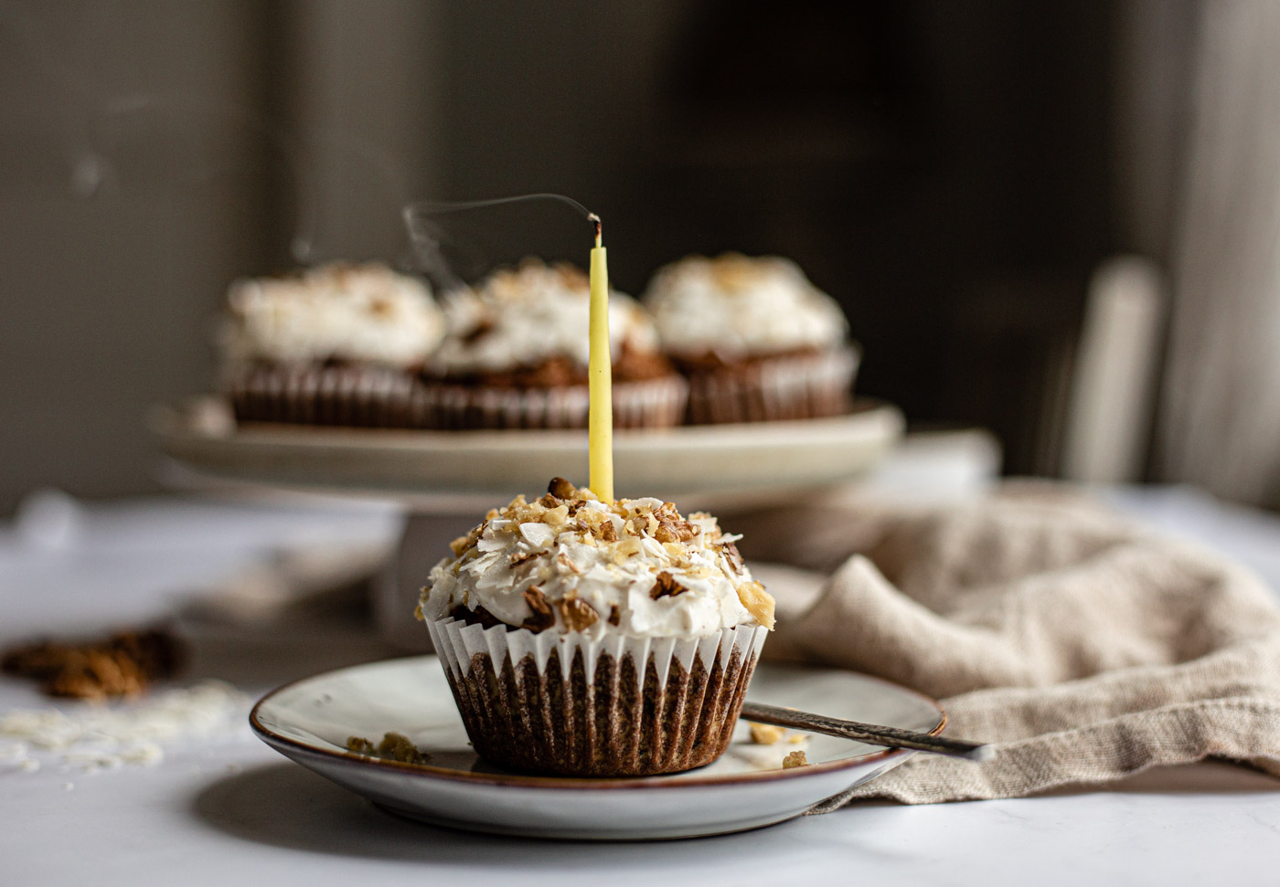 Healthy gluten & vegan carrot cake cupcakes