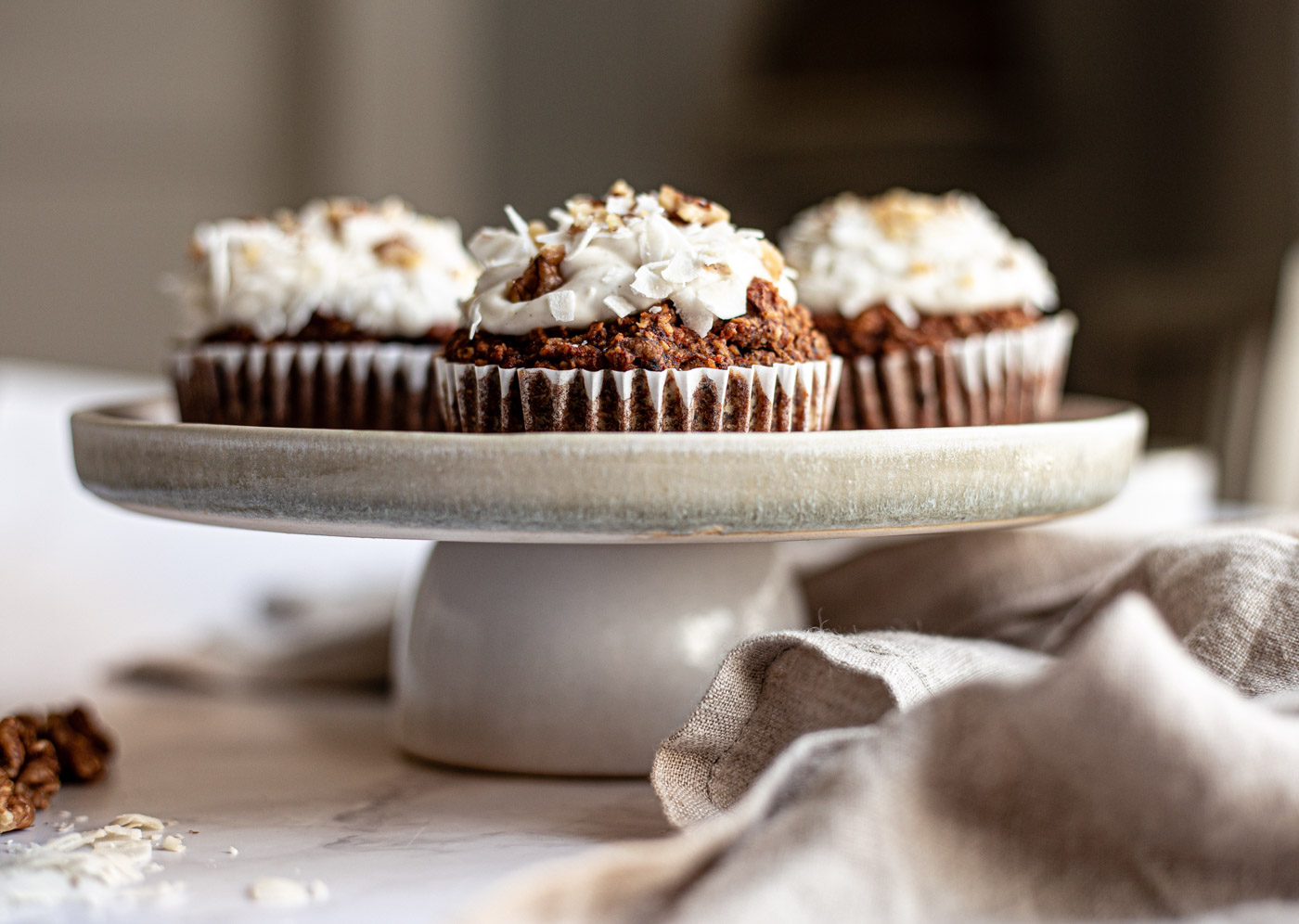 Healthy gluten & vegan carrot cake cupcakes