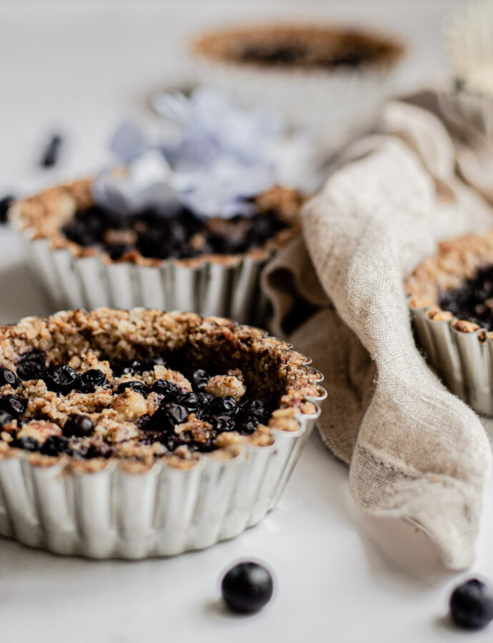 Gluten- and refined sugar-free blueberry bites
